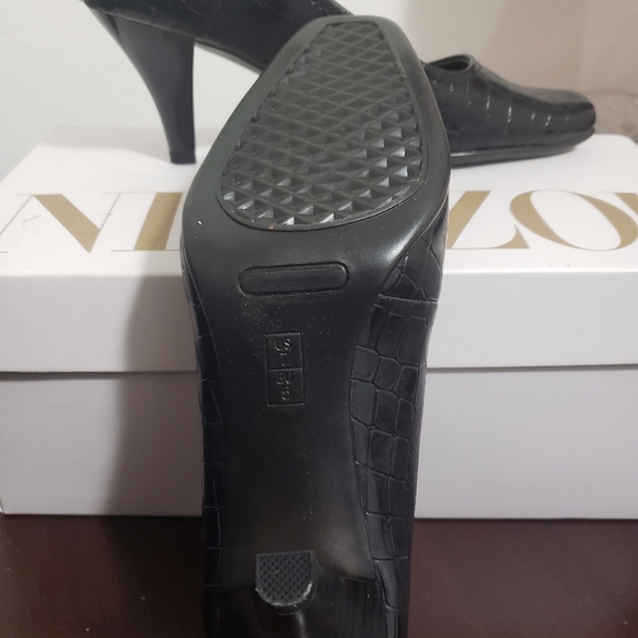 Shoes - Picture 3 of 3